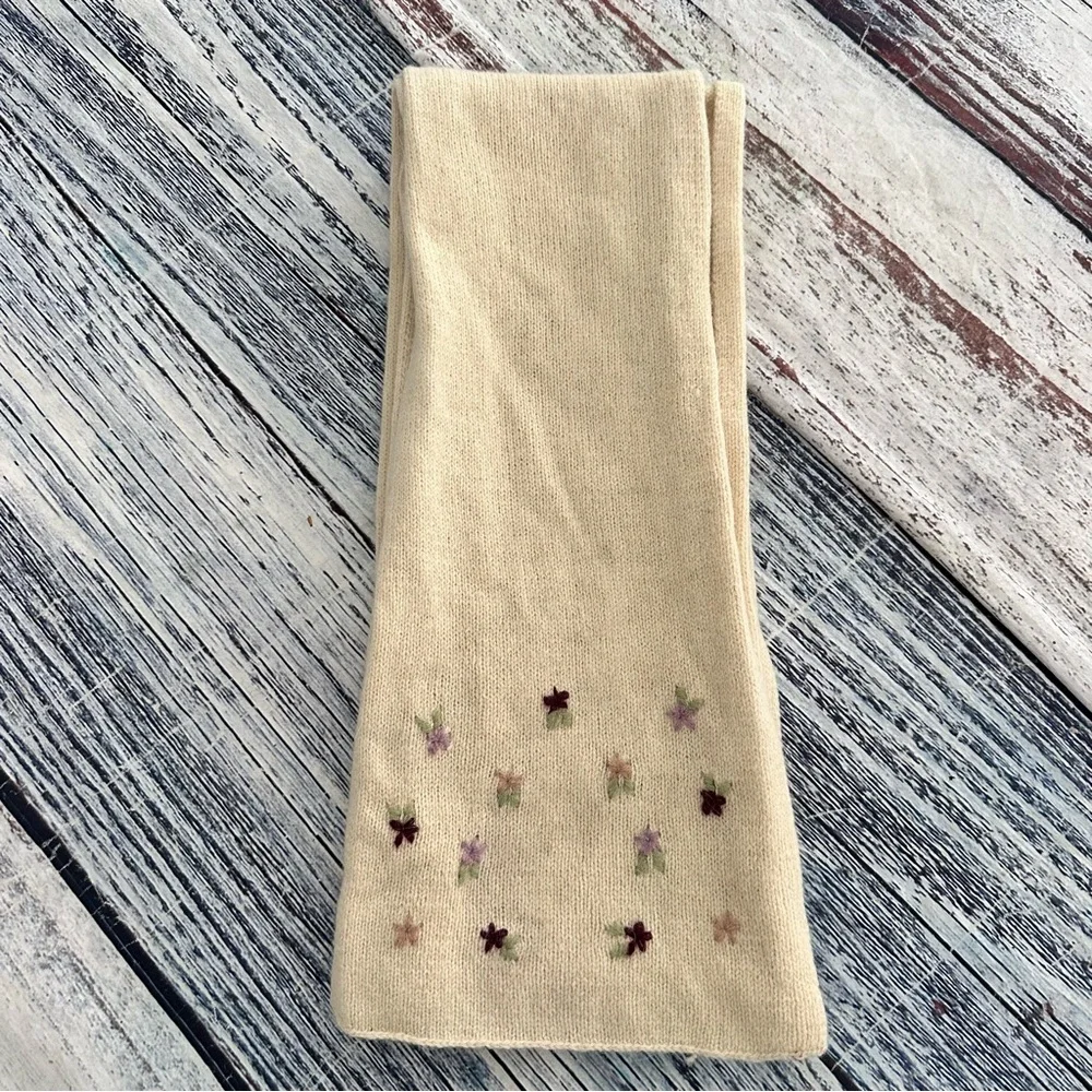 Vintage Y2K Wool Cream Scarf with Floral Embroidery